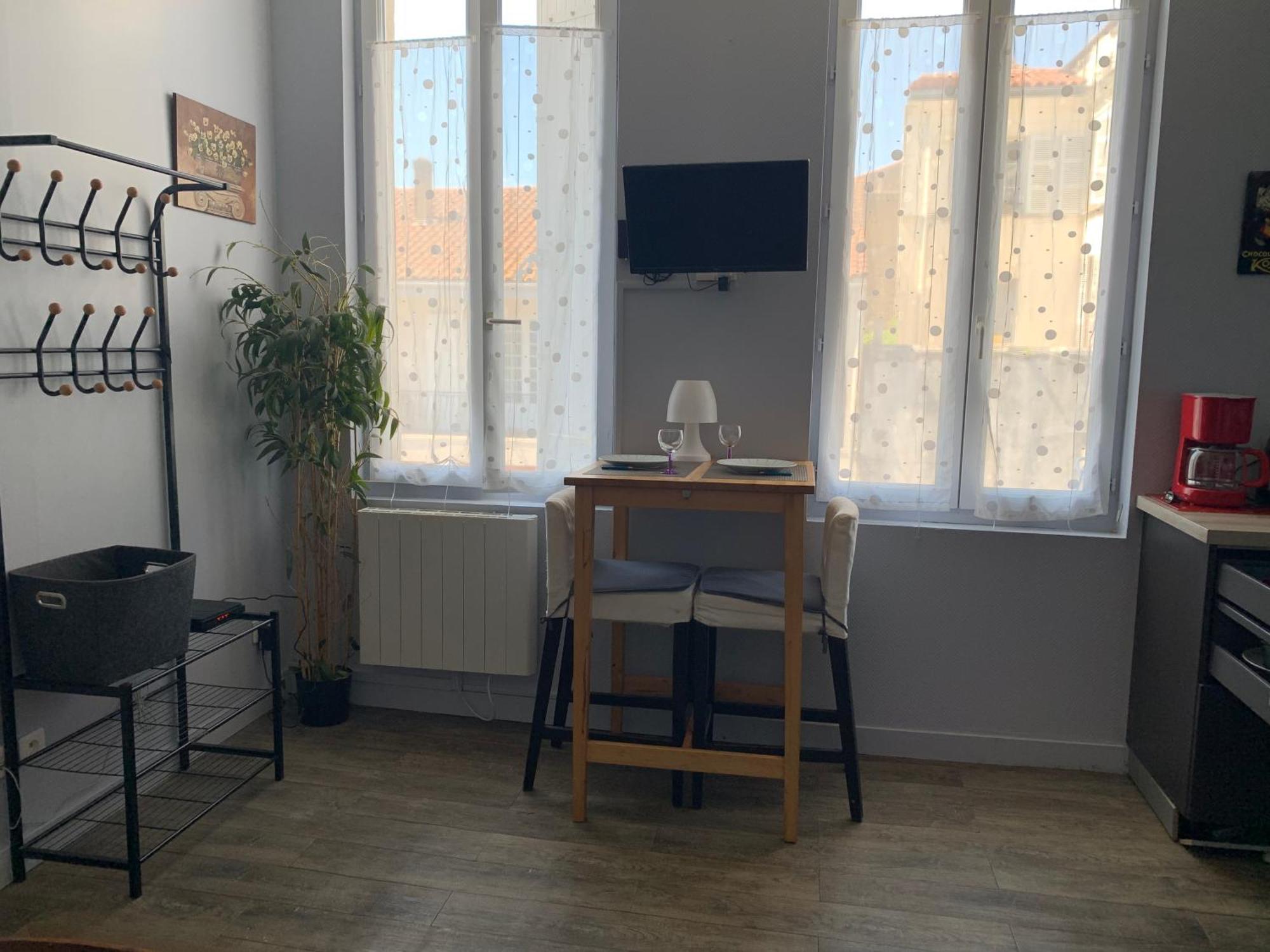 Petit Apartment *
